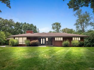 4901 Malibu Dr, Bloomfield Hills, MI