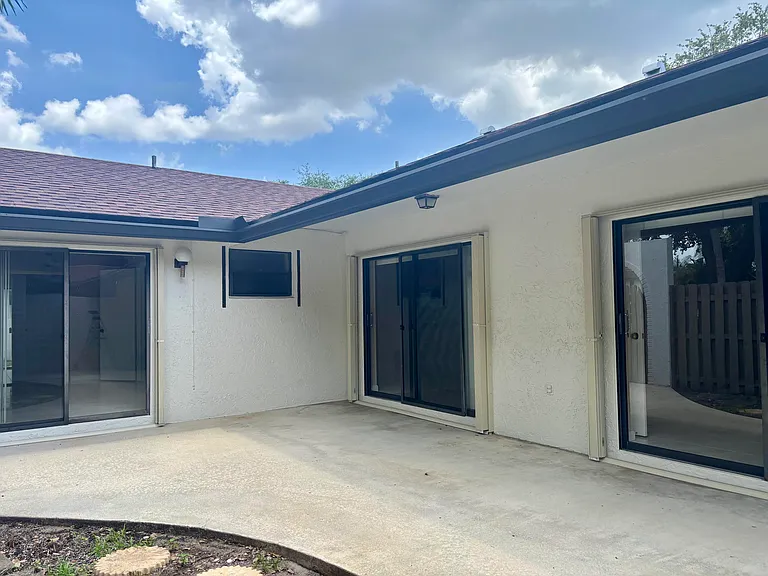 23343 SW 54th Way #A — Photo 3