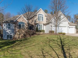 5814 Rolling Pines Ct, Kalamazoo, MI 49009