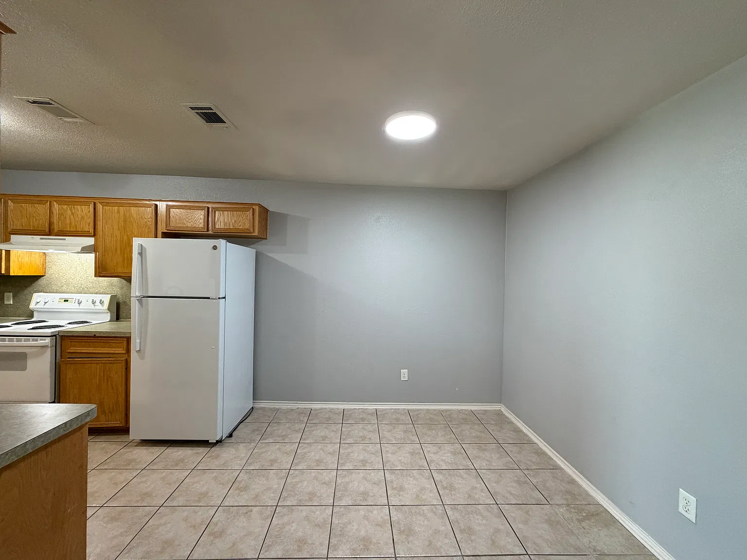 3 bed, 1227 sqft, $1,150 — Photo 4