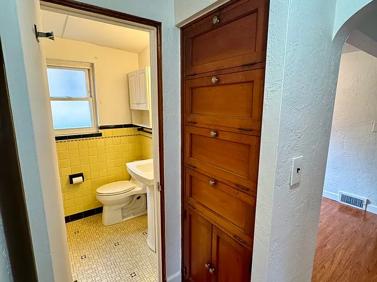 111 W. Steuben Street — Photo 17