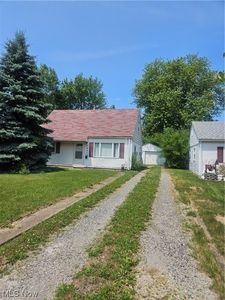 3047 Wilson St, Lorain, OH, 44052