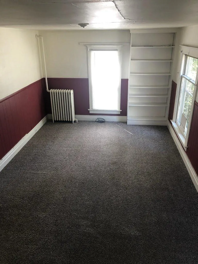 3 bed, 1300 sqft, $1,350 — Photo 3
