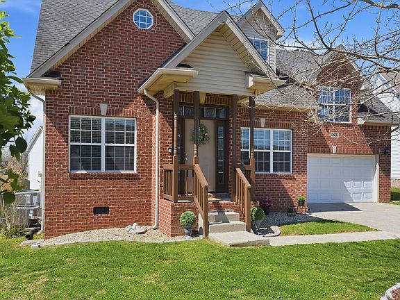 2nd image of 1723 Stephenson Ln