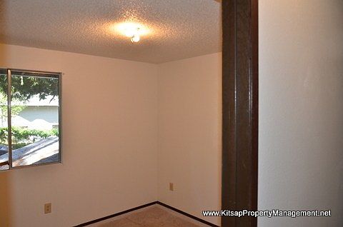 5th image of 122 NW Woodridge Pl