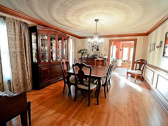3rd image of 2288 Sandy Woods Ln