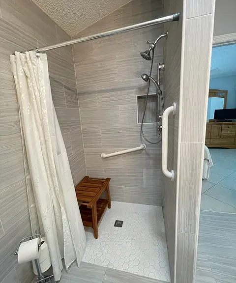 2909 Meadow Lawn Ln — Photo 10