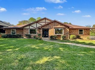 2200 Midhurst Dr, Arlington, TX 76013