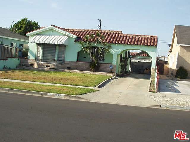 1st image of 819 E 94th St