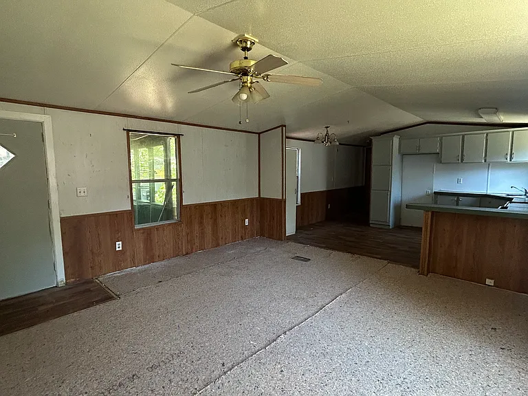 100 Oxford Cir #409 — Photo 2