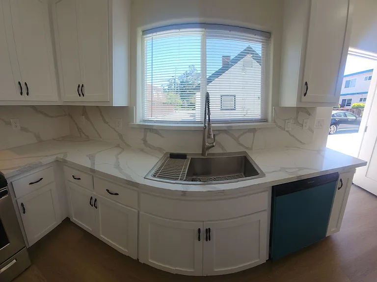 550-554 556 Foothill Blvd — Photo 67