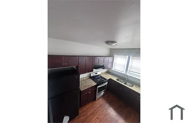 Building Photo - 11358 S Forest Ave #3A