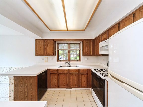 5th image of 2061 Charter Point Dr