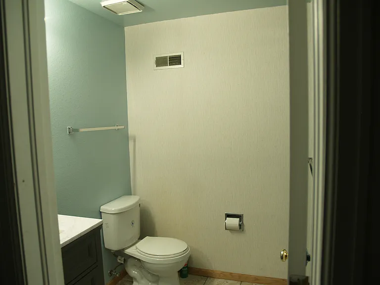 2419 S Gray Dr — Photo 22