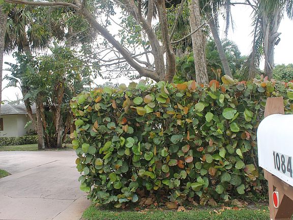 2nd image of 1084 SE Saint Lucie Blvd