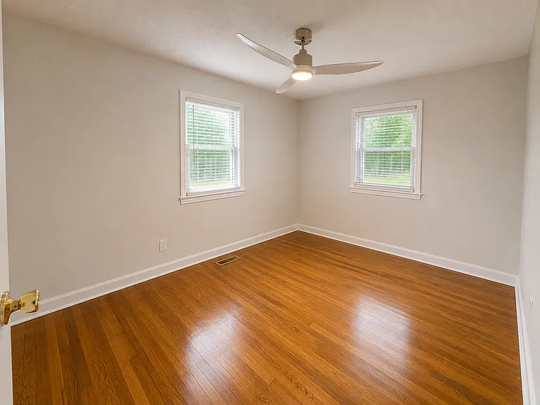 1506 Swainey Ave — Photo 15