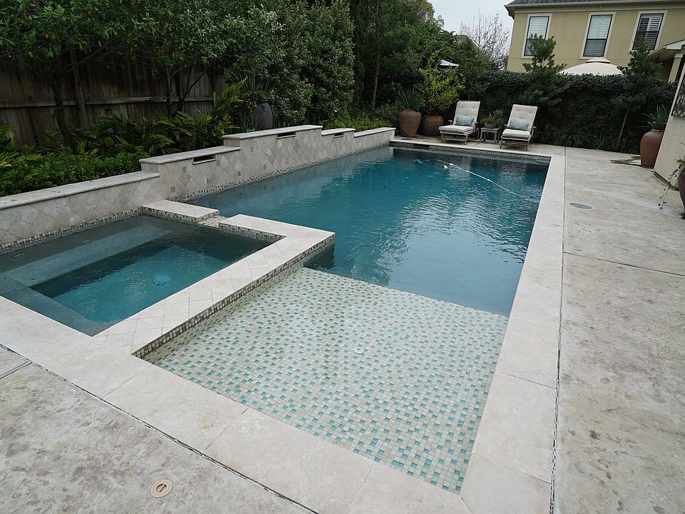 2nd image of 4708 Pine Cir