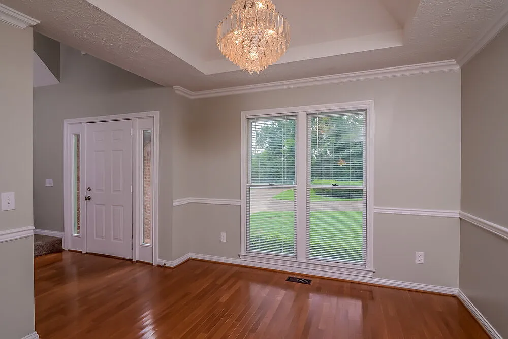 3 bed, 2.5 bath, 2275 sqft, $2,635 — Photo 3