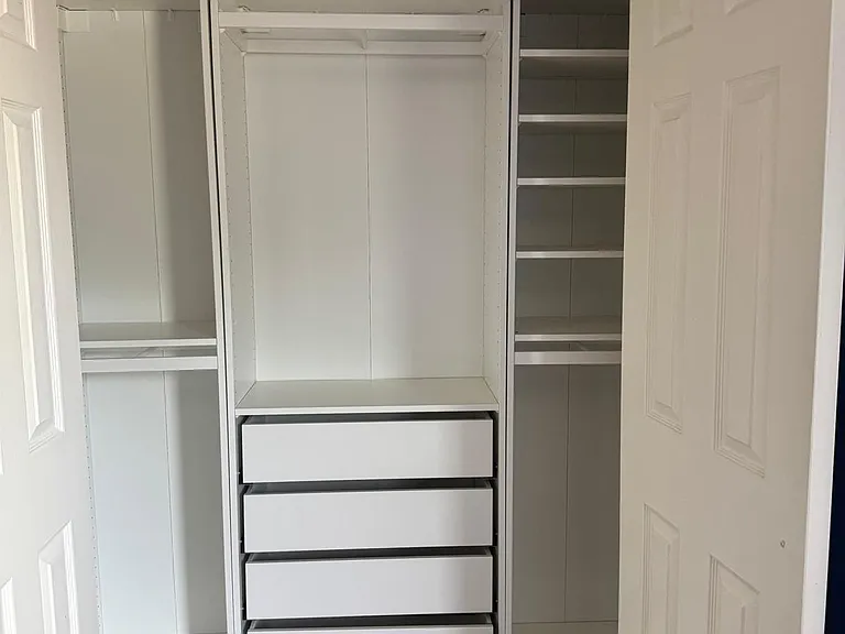 Upstairs bedroom 2 - Closet
