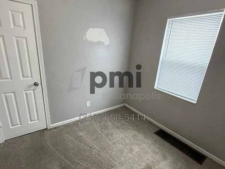 112 Adler St — Photo 14