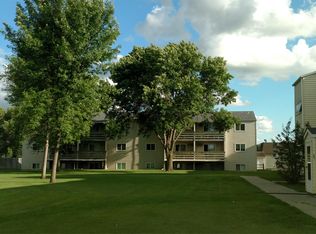 1702 9th St N APT 102, Wahpeton, ND 58075
