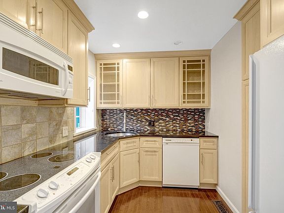 4th image of 2919 S Buchanan St APT A1