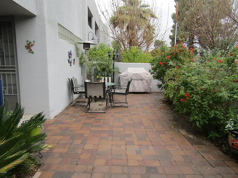 902 W Glendale Ave — Photo 19