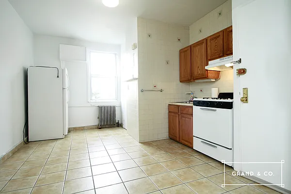 Rented by Grand & Co. | media 11