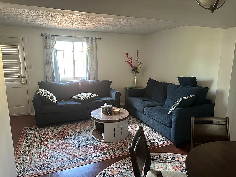 1422 Farmcrest Way #1 — Photo 3