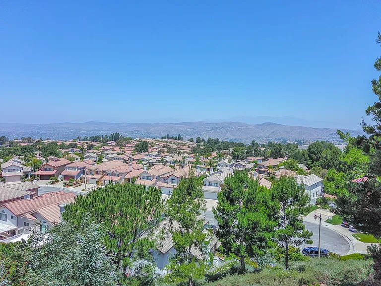 1011 S Mountcrest Ct — Photo 46
