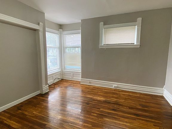 3rd image of 1054 Lafayette Ave SE #1