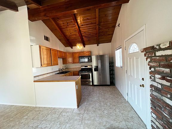 5th image of 138 Sunset Ln