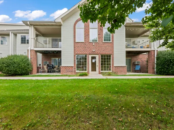 1064 Marietta Ave, Ixonia, WI 53036