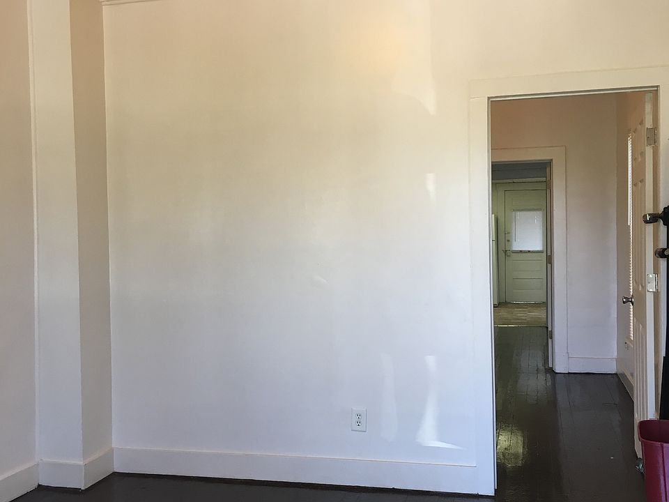1st image of 1058 Demphle Ave
