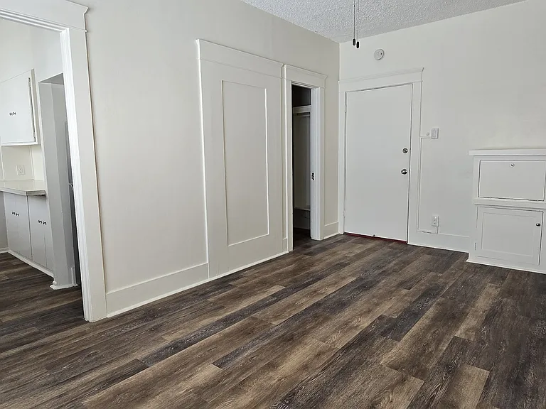 223 Lime Ave — Photo 2