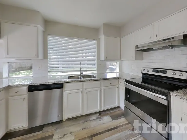 7114 River Garden Dr — Photo 6