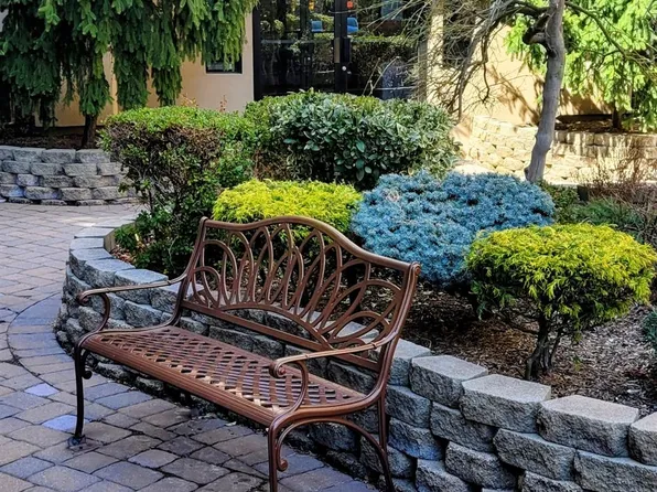 8915 Bergenwood Avenue image 1 of 31