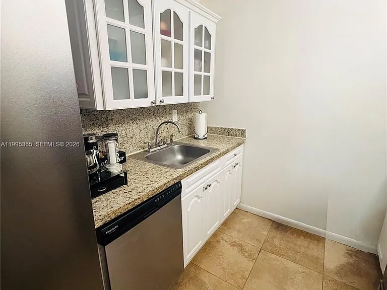8200 SW 210th St #113 — Photo 5