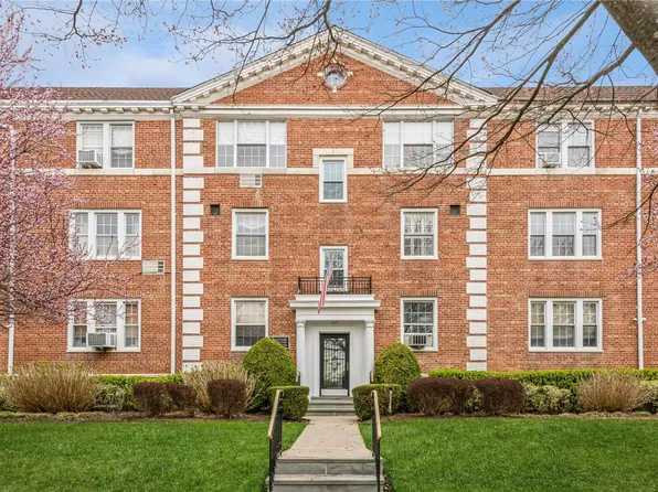 117 Second Street #D1, Garden City, NY 11530