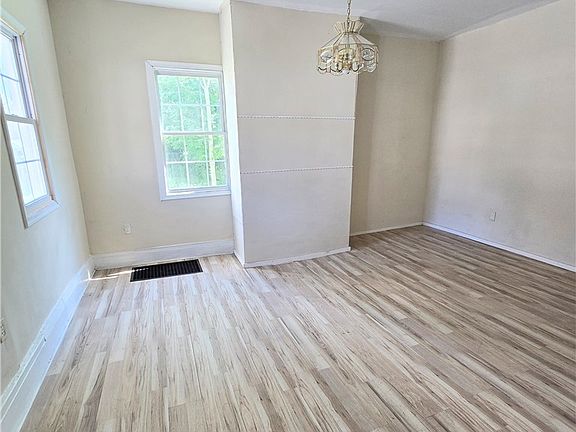 5th image of 408 Pine St