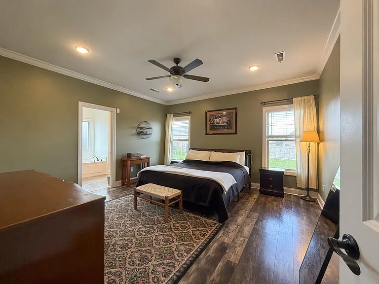 5005 Rainier Dr — Photo 11