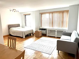 Rented by Luxus Manhattan Realty