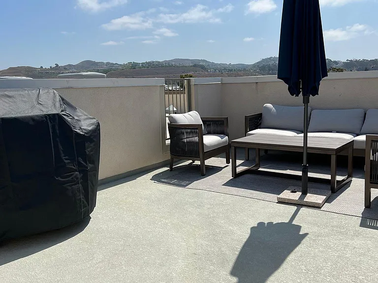 538 Doheny Way — Photo 36