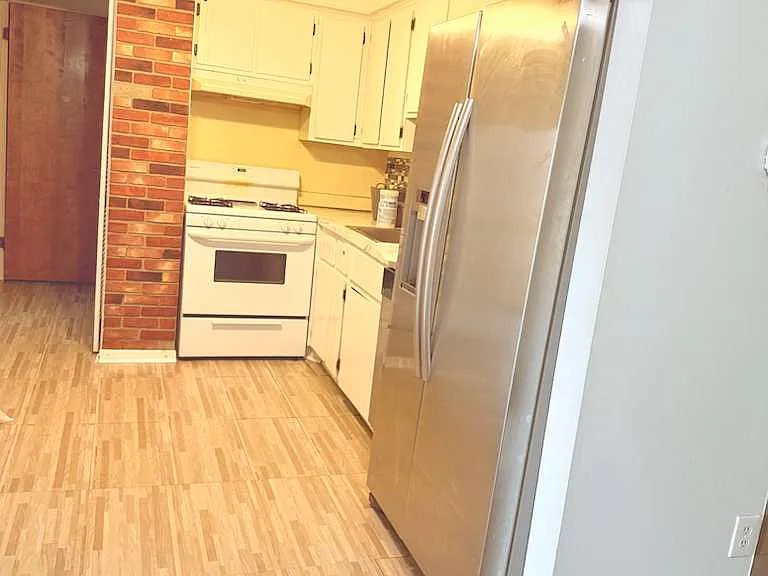 8524 Hampshire Dr — Photo 7