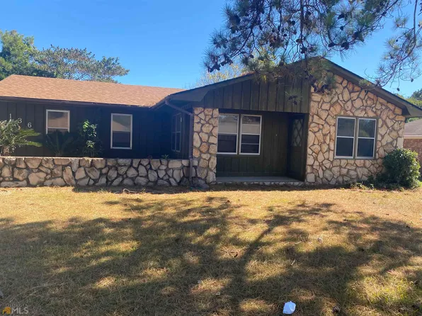 136 Scarborough Rd, Centerville, GA 31028