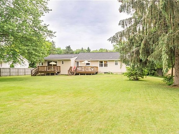 2nd image of 2754 Oakland Dr