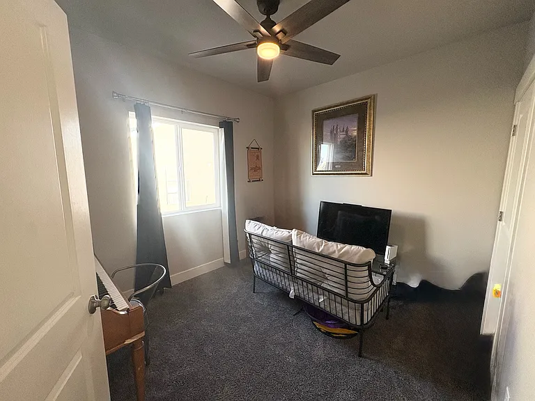 1128 N Coachman Ln — Photo 21