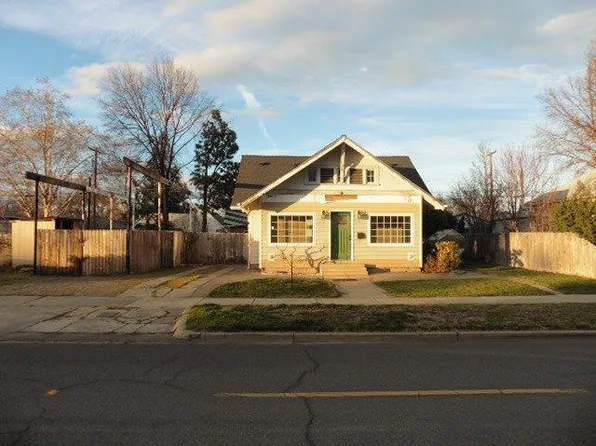 1026 W 10th St, Medford, OR 97501