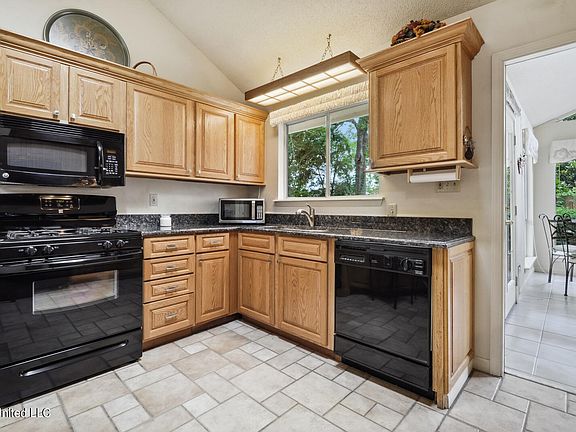 2nd image of 680 Oahu Ct