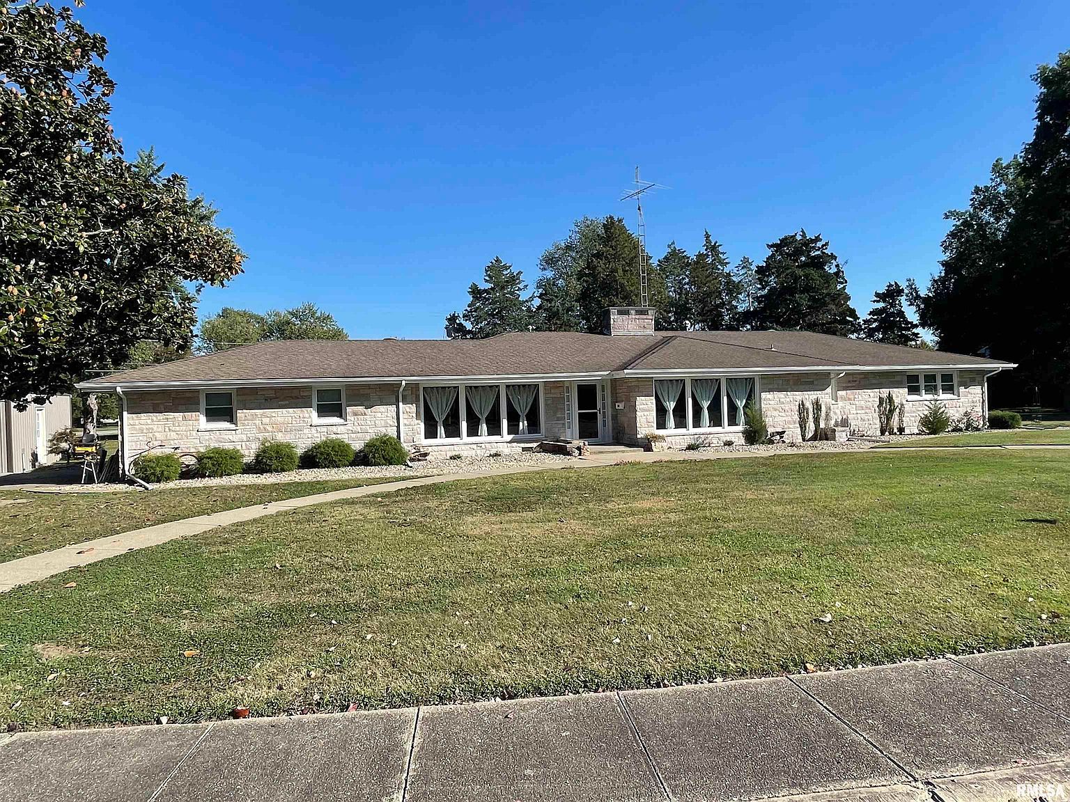 619 Montgomery Cir, Carmi, IL 62821 MLS EB450805 Zillow